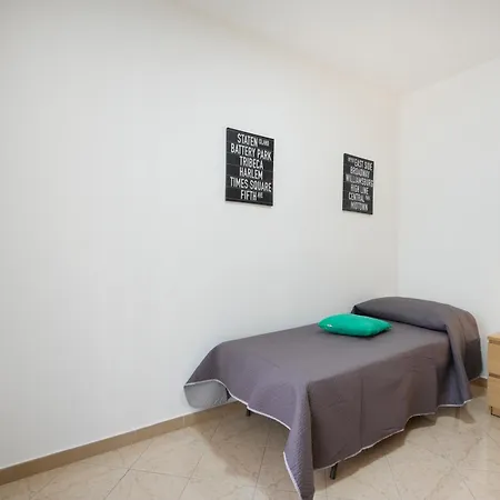 Guesthost - Silvia's With Parking - 400m From Sea Appartement *