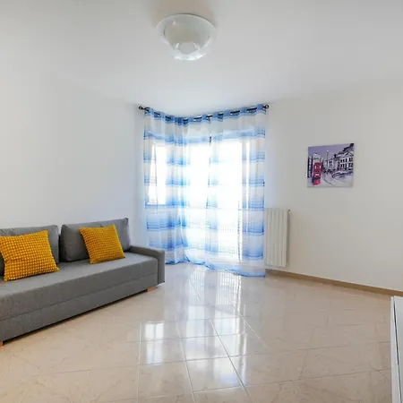 Daire Silvia's With Parking - 400m From Sea