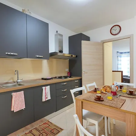 Silvia's With Parking - 400m From Sea Bari