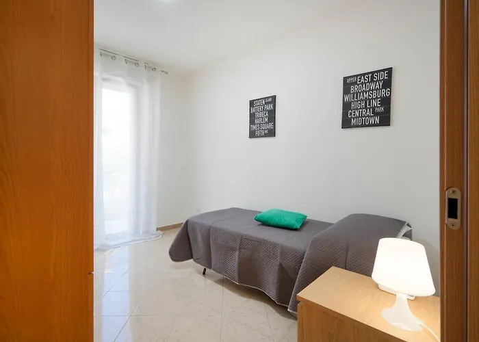 Apartament Guesthost - Silvia's With Parking - 400m From Sea Bari