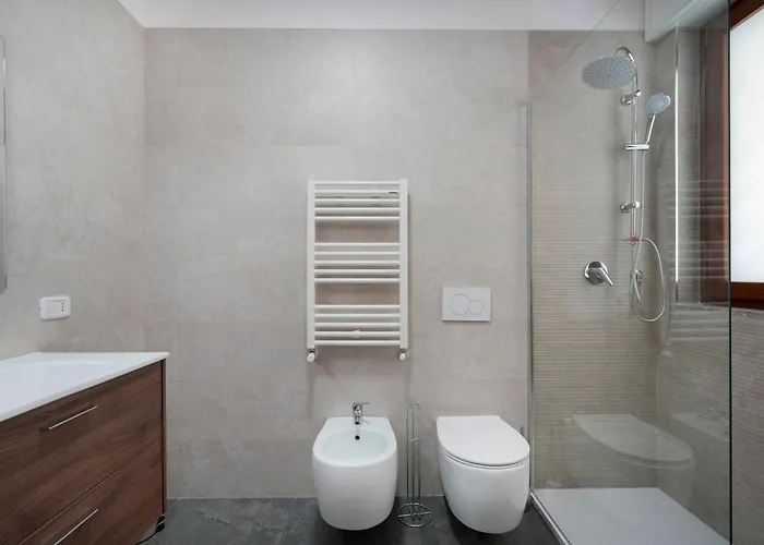 Guesthost - Silvia's With Parking - 400m From Sea