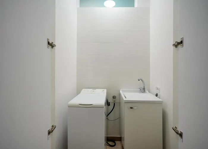 Apartament Guesthost - Silvia's With Parking - 400m From Sea