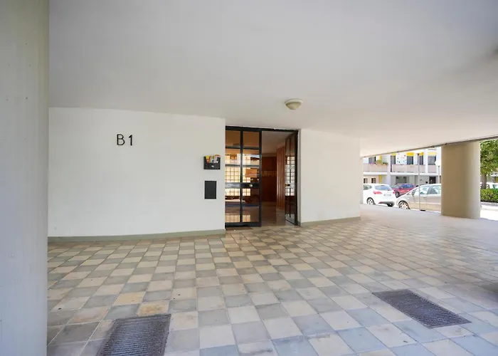 Apartament Guesthost - Silvia's With Parking - 400m From Sea *