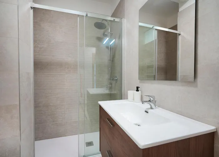 Guesthost - Silvia's With Parking - 400m From Sea *