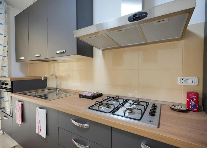 Apartament Guesthost - Silvia's With Parking - 400m From Sea *